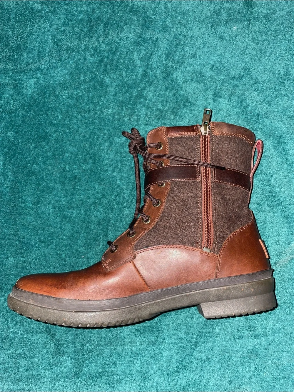 UGG Kesey boots